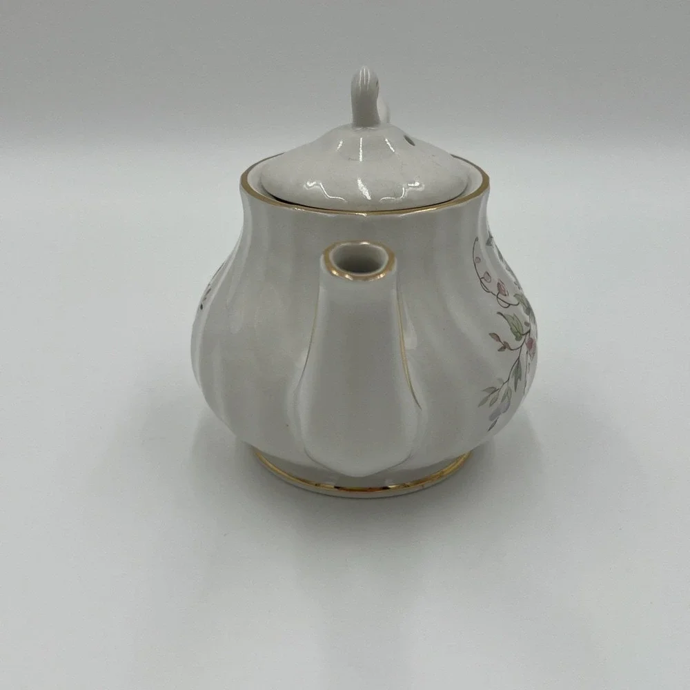 Royal‎ Oak Mini Teapot White Floral Porcelain Gold Trim Ribbed Small Tea Pot